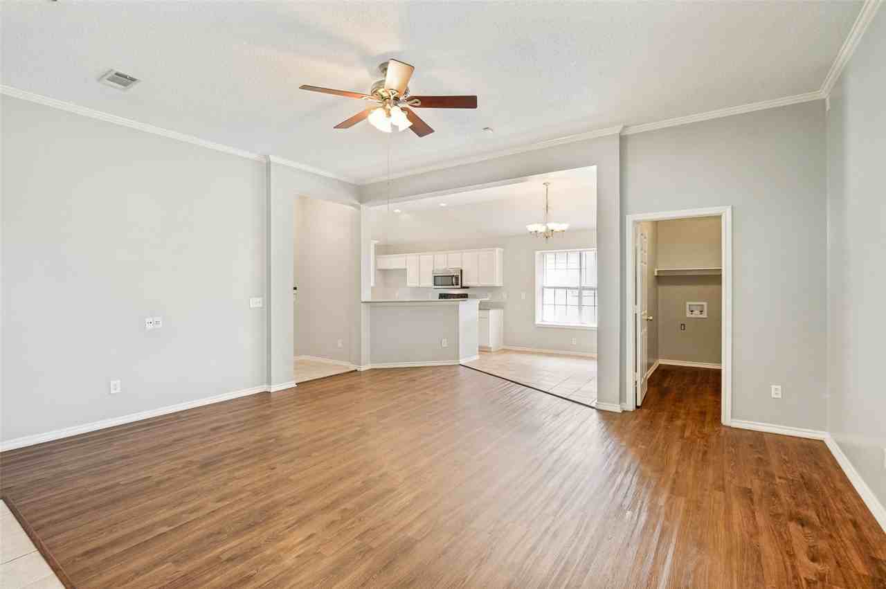 8261 Durham Dr - Photo 3 of 12