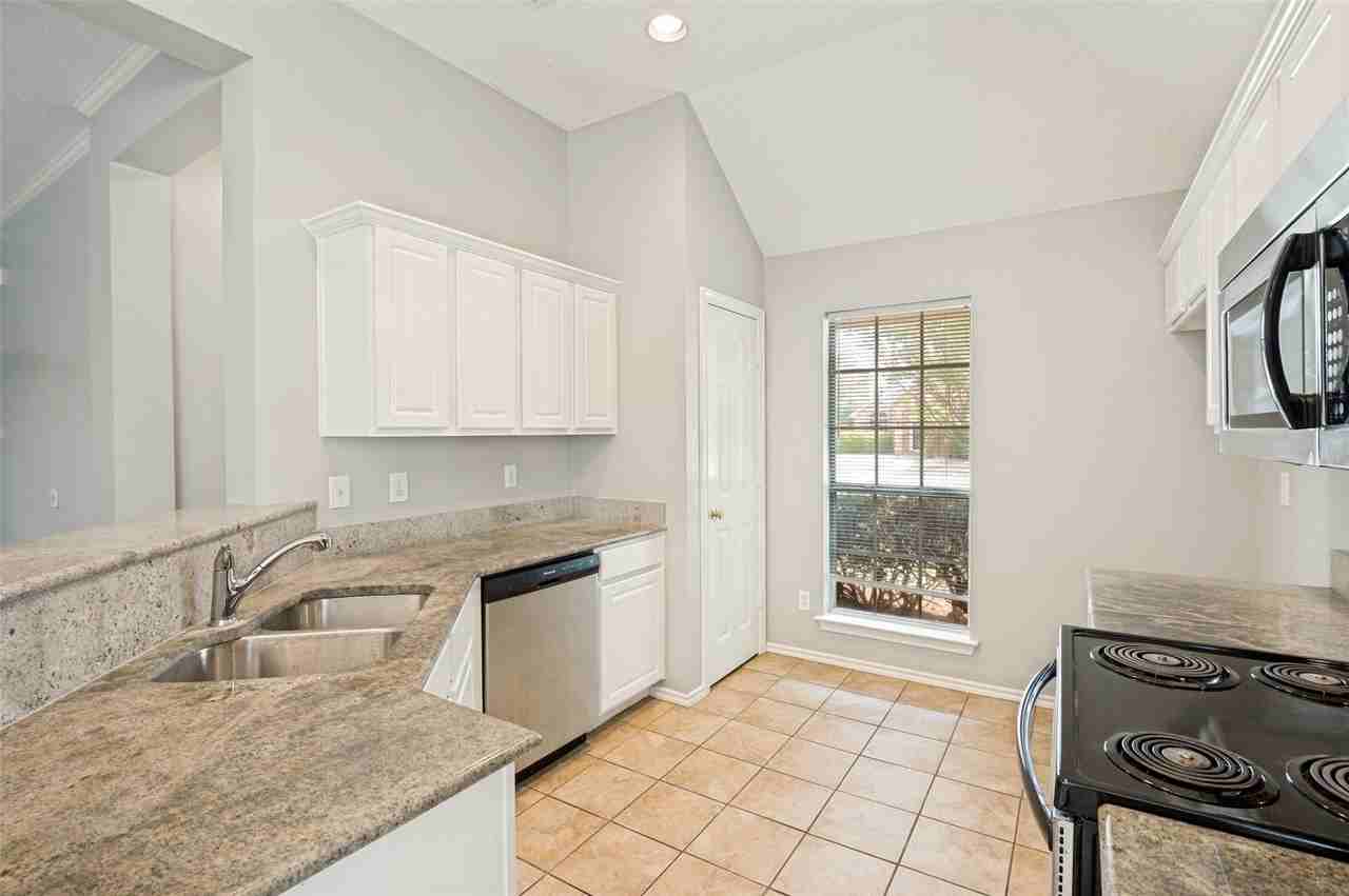 8261 Durham Dr - Photo 5 of 12