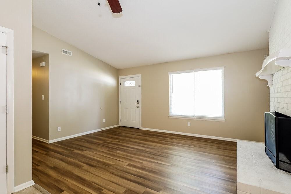 7236 Newell Acres Dr - Photo 3 of 16