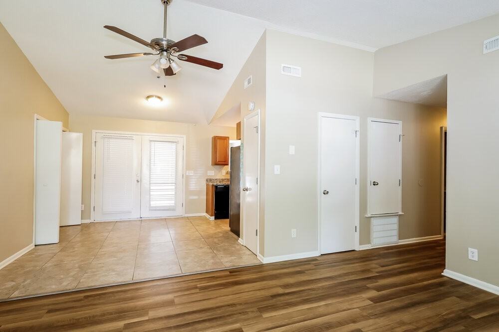 7236 Newell Acres Dr - Photo 5 of 16
