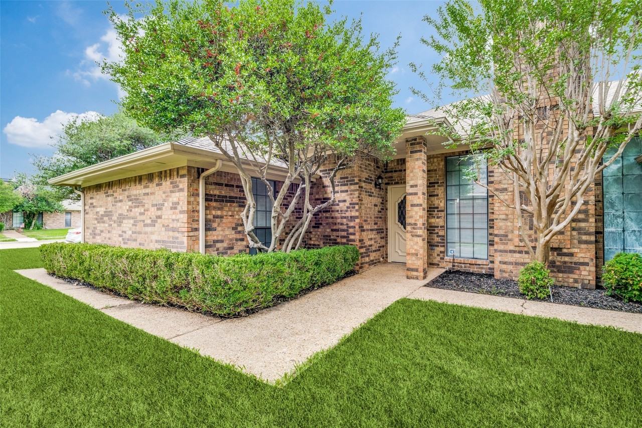2108 Promontory Pt - Photo 3 of 25