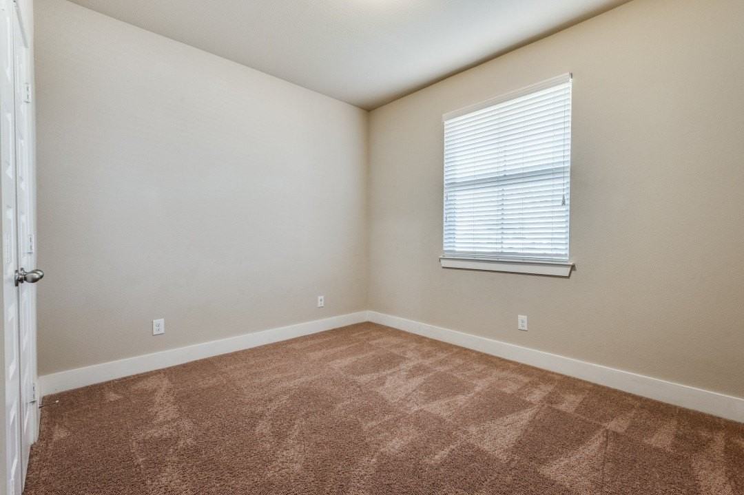 41 Kramer Ln - Photo 2 of 21