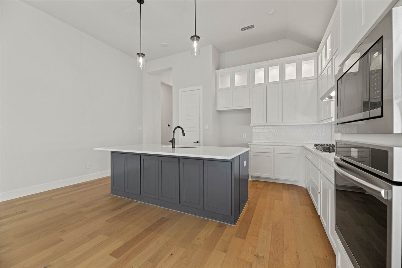 6253 White Creek Dr - Photo 4 of 20
