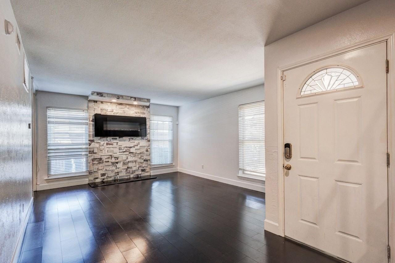 1714 Place One Ln - Photo 4 of 24
