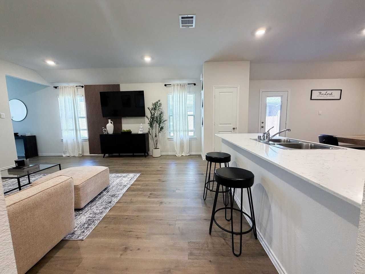 553 New Dawn Dr - Photo 4 of 16
