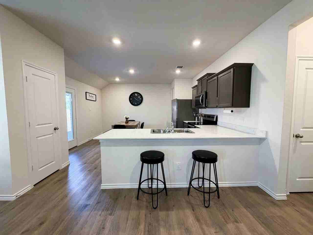 553 New Dawn Dr - Photo 5 of 16