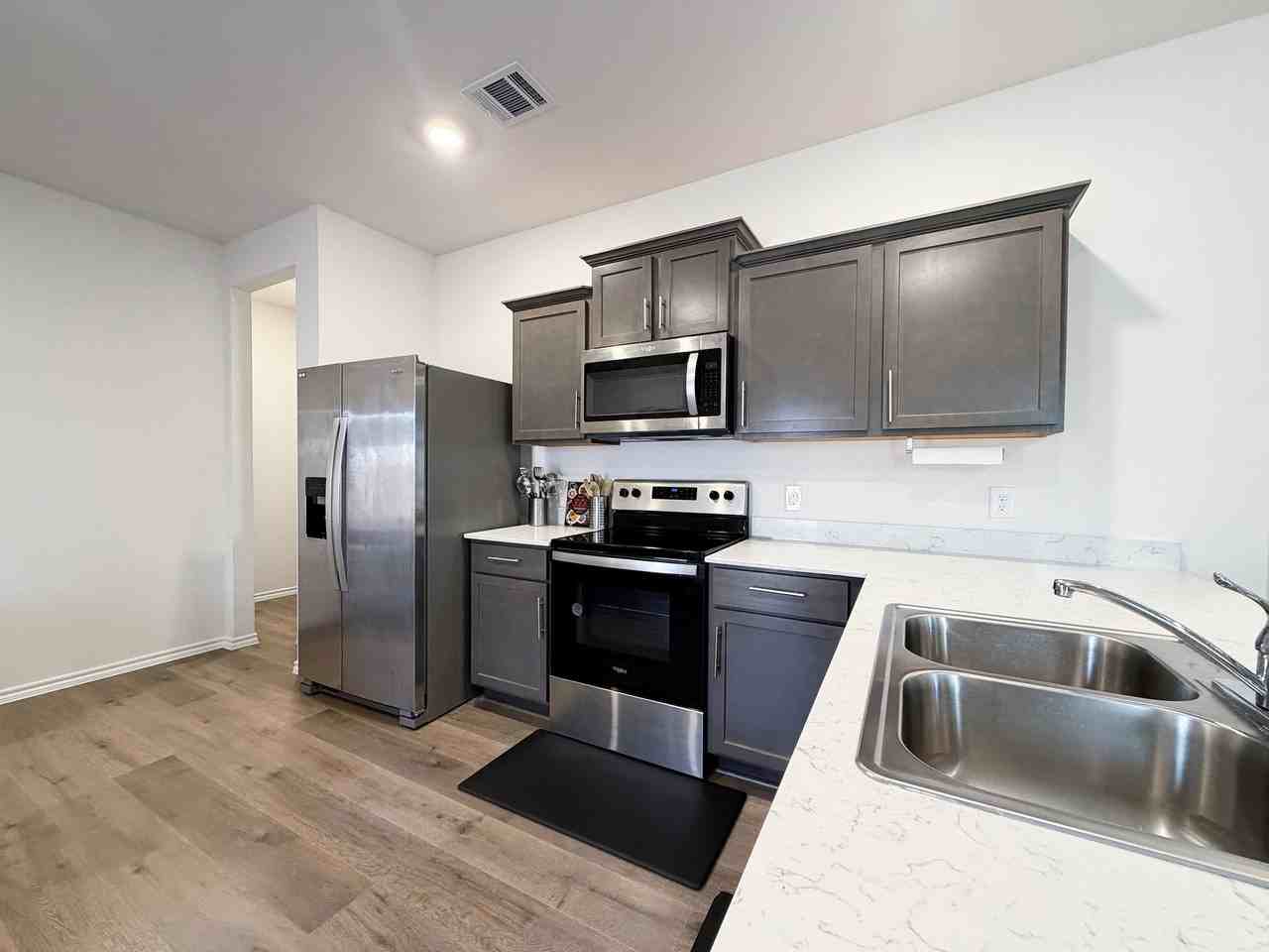 553 New Dawn Dr - Photo 6 of 16