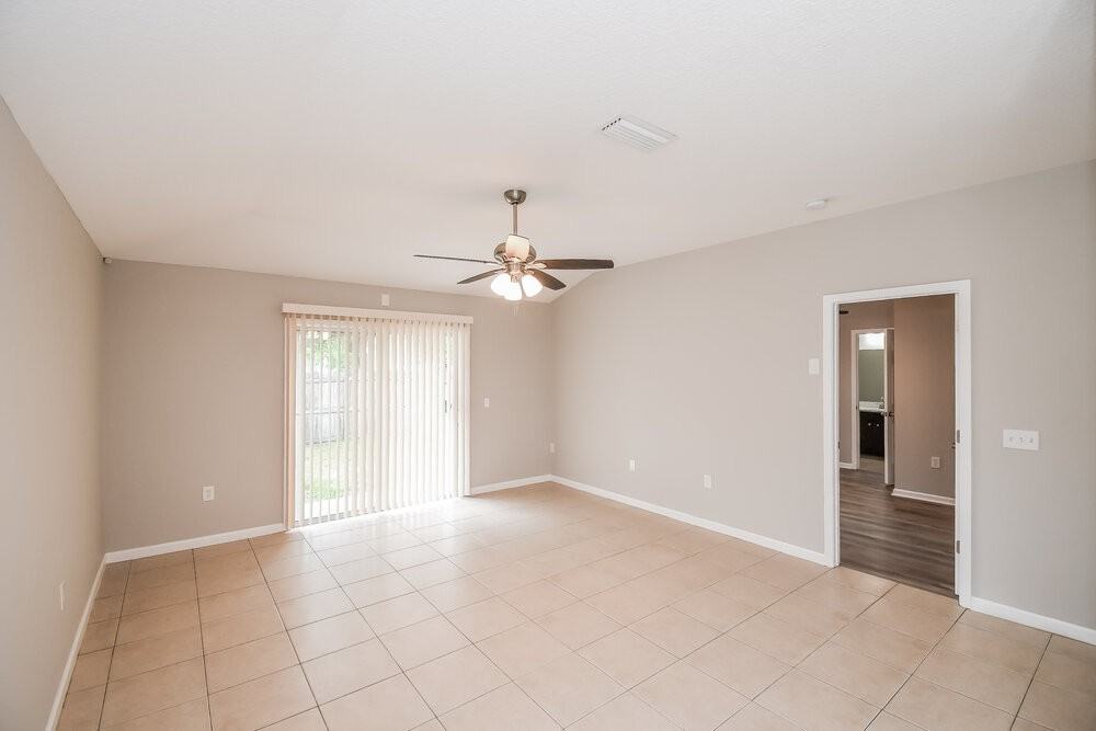 5107 Johnson Creek Dr - Photo 3 of 16