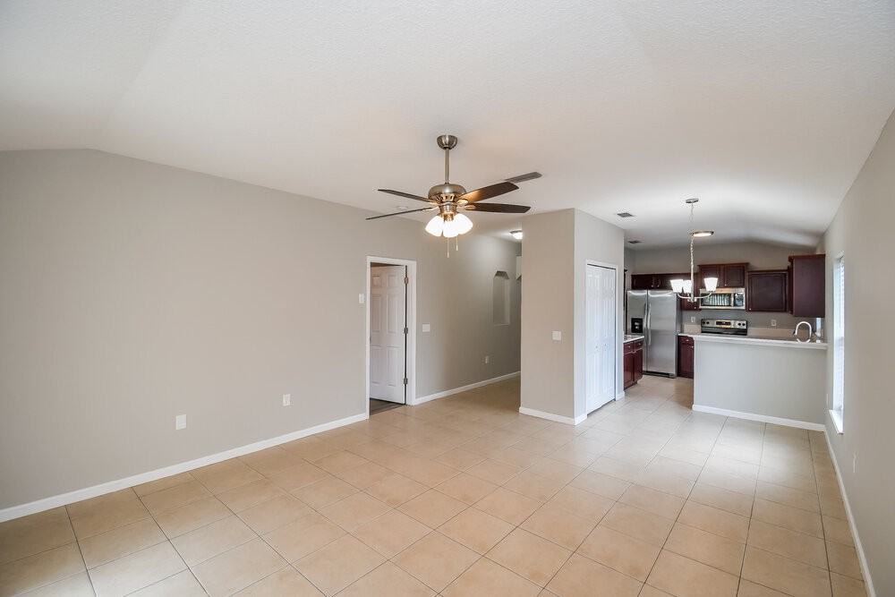 5107 Johnson Creek Dr - Photo 4 of 16