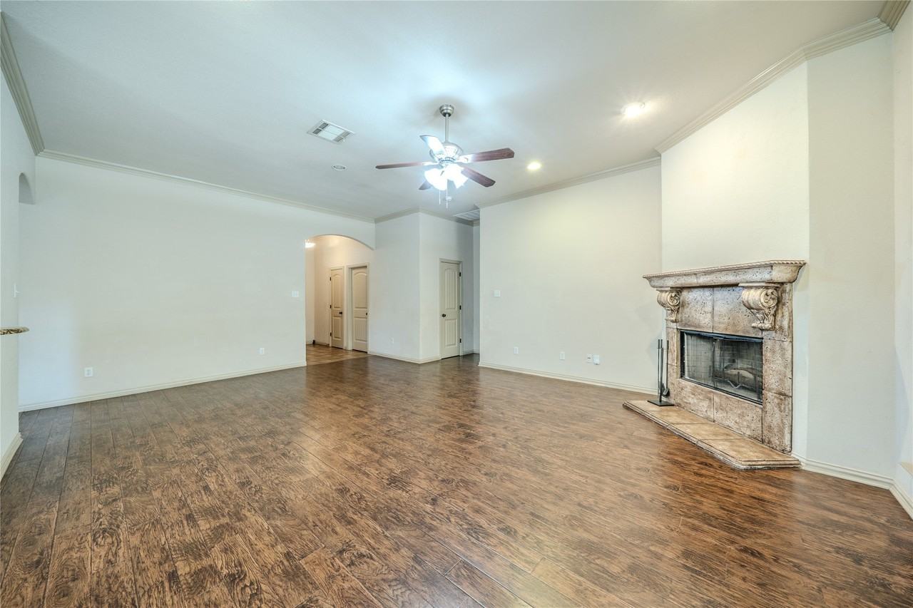 109 Chateau Dr - Photo 6 of 26
