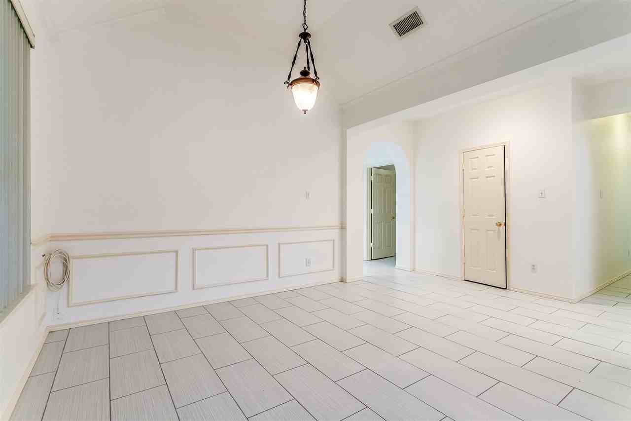 204 Forest Ln - Photo 7 of 40