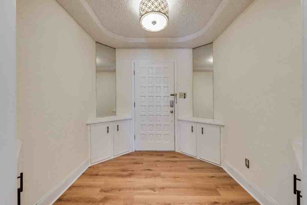 2119 Wilson Dr - Photo 5 of 24