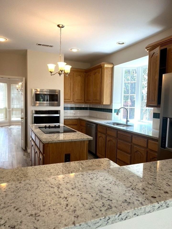 4581 Hinton Dr - Photo 3 of 10