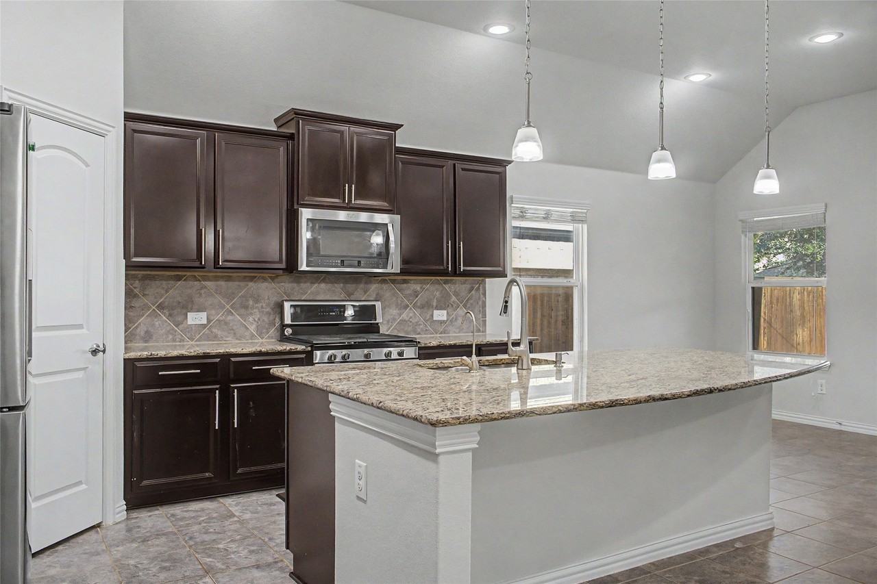 2348 Candler Club Way - Photo 6 of 25