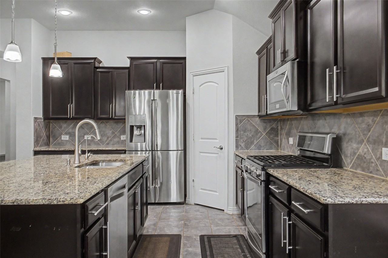 2348 Candler Club Way - Photo 7 of 25