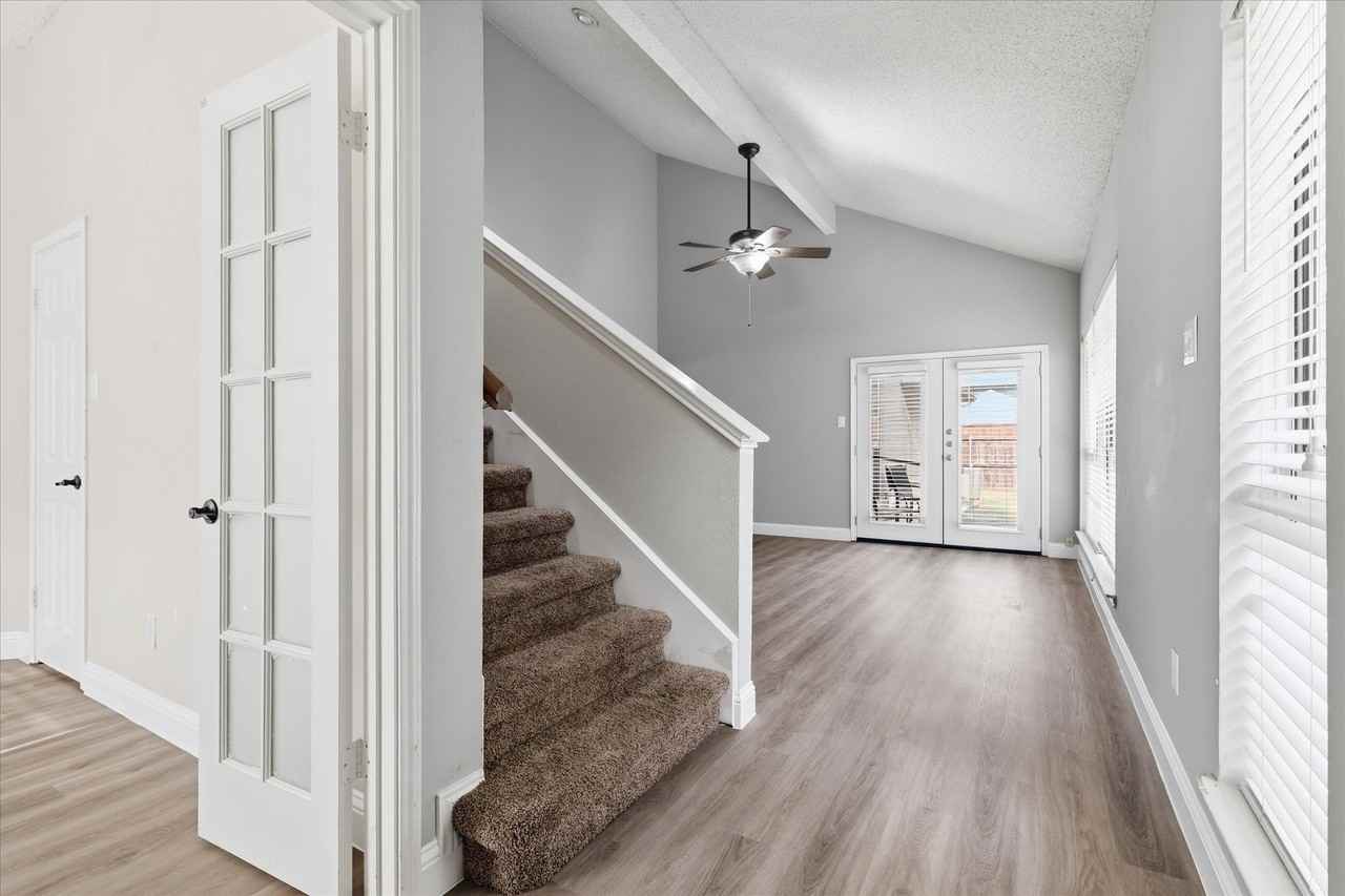 2909 Menlo Park Ln - Photo 2 of 30