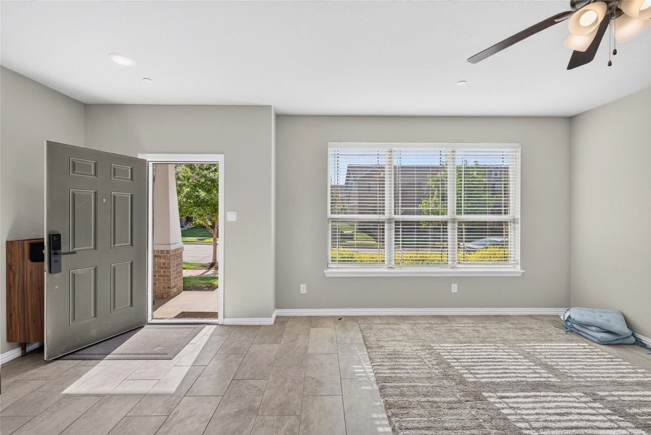 3533 Cricket Dr - Photo 5 of 30