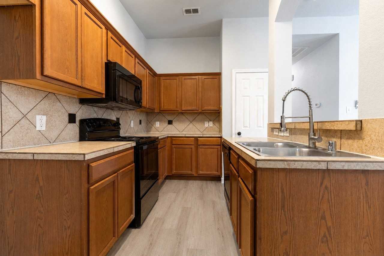 1312 Piedmont Dr - Photo 6 of 21