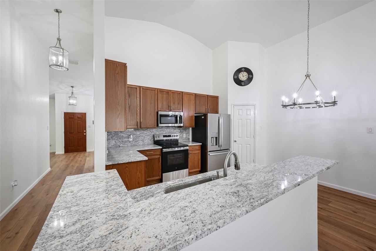 5819 Midnight Ln - Photo 3 of 16