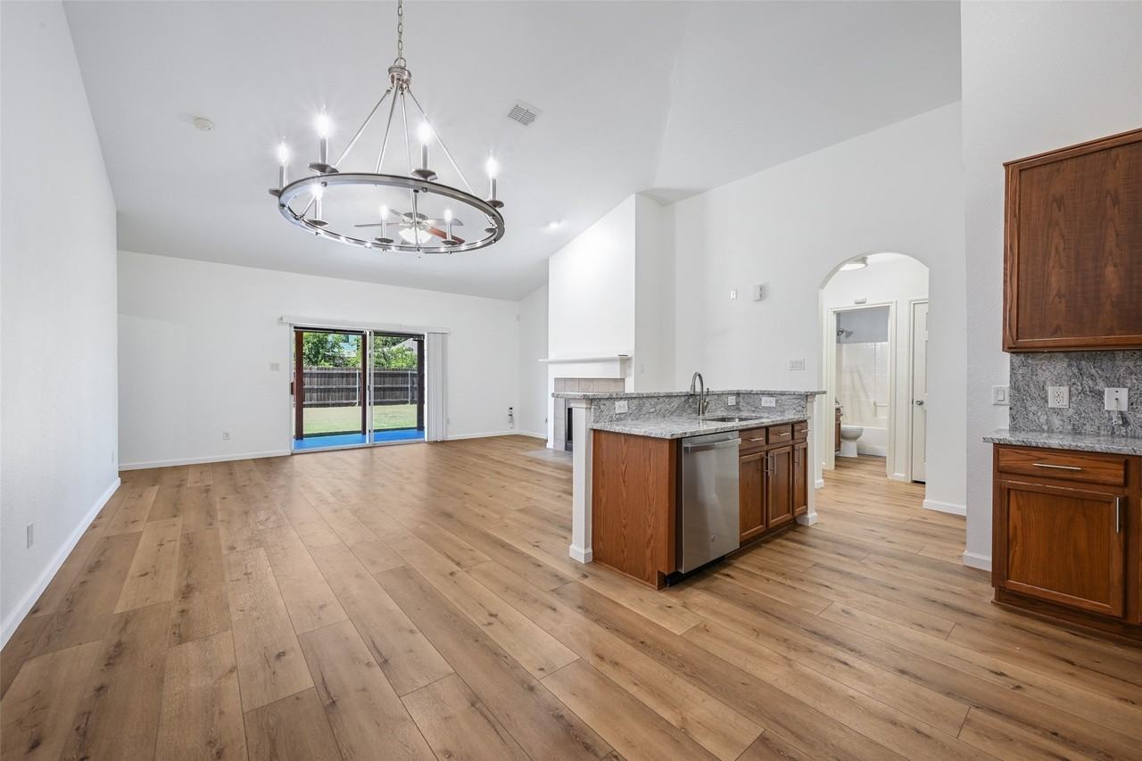 5819 Midnight Ln - Photo 4 of 16