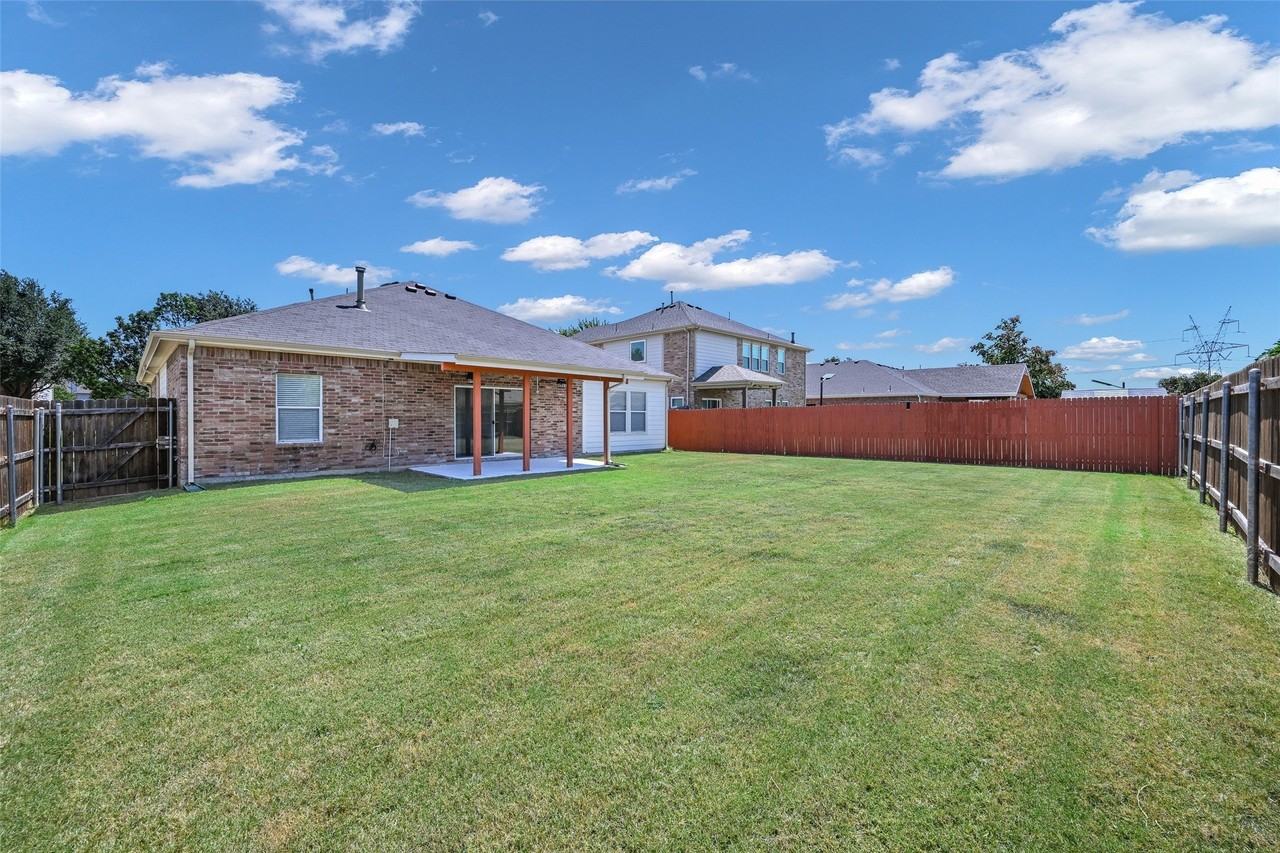 5819 Midnight Ln - Photo 5 of 16