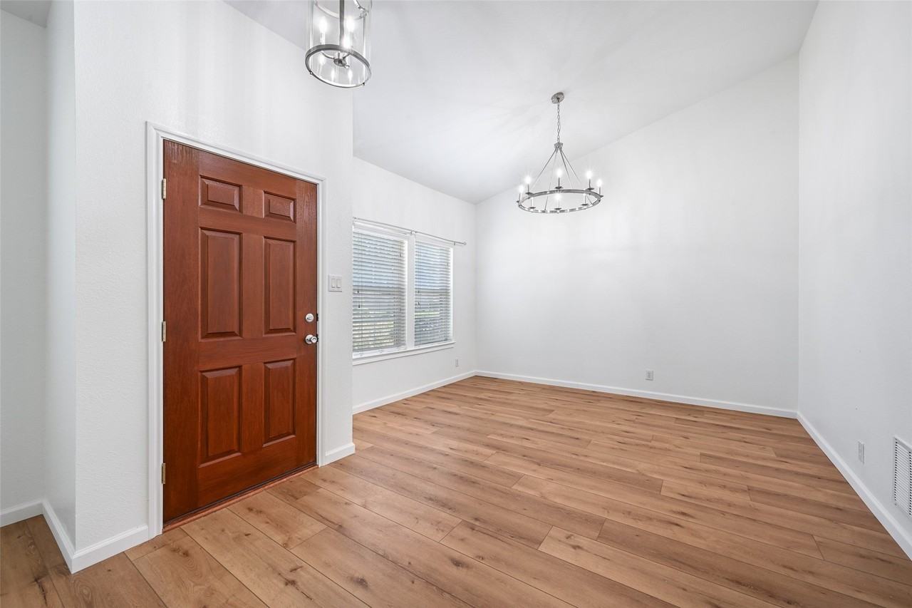5819 Midnight Ln - Photo 6 of 16