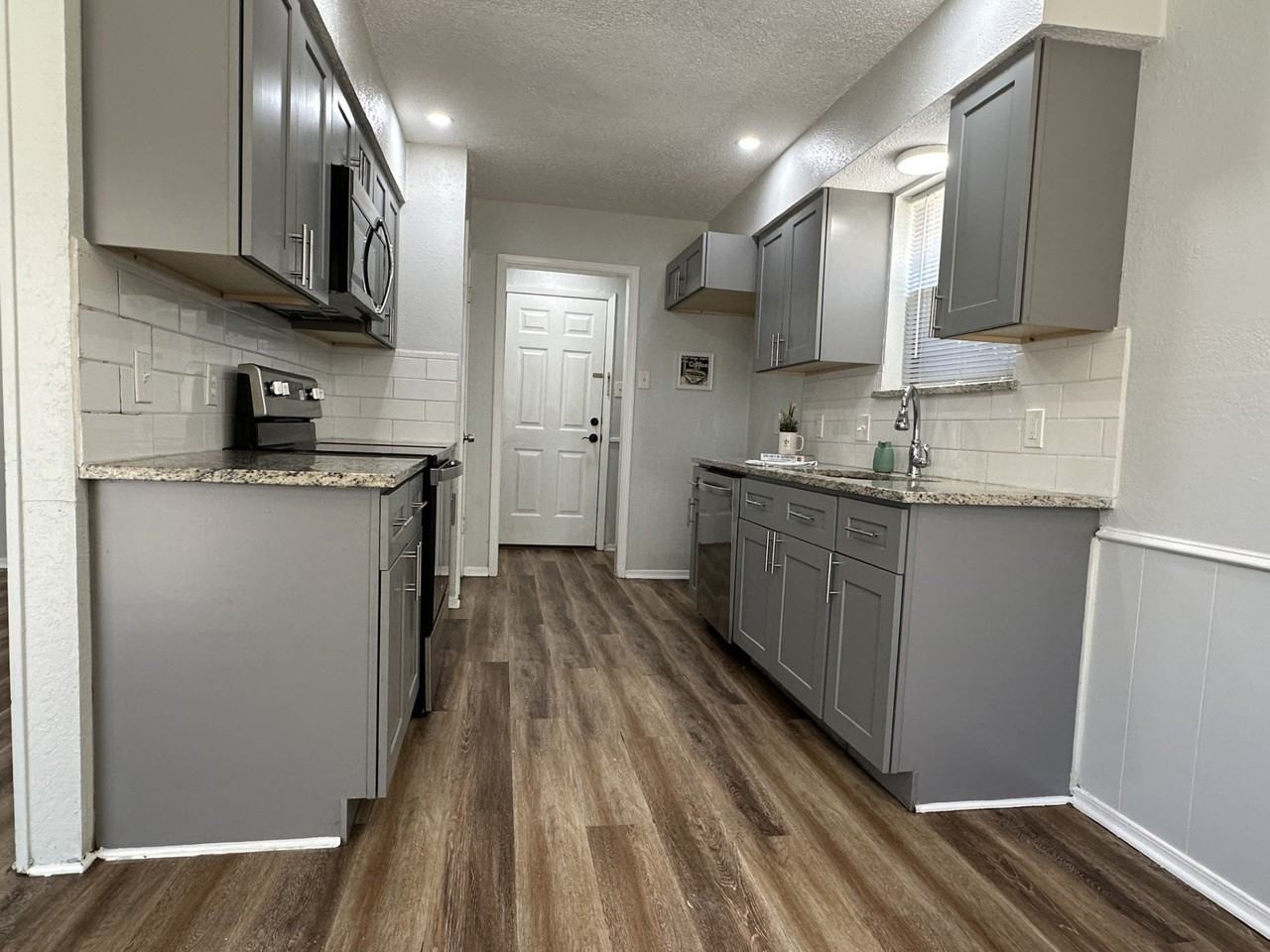 2442 February Ln - Photo 3 of 14