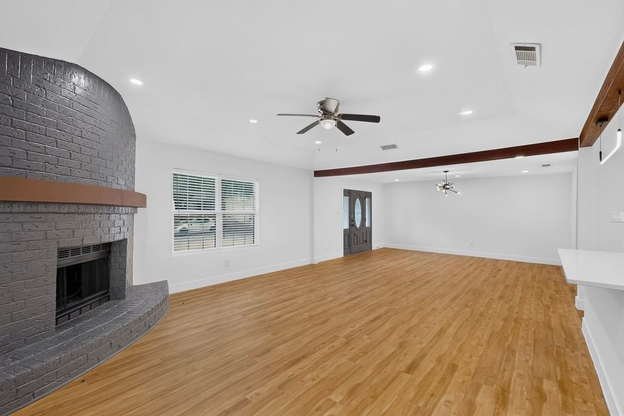 6000 Cool Springs Dr - Photo 3 of 38