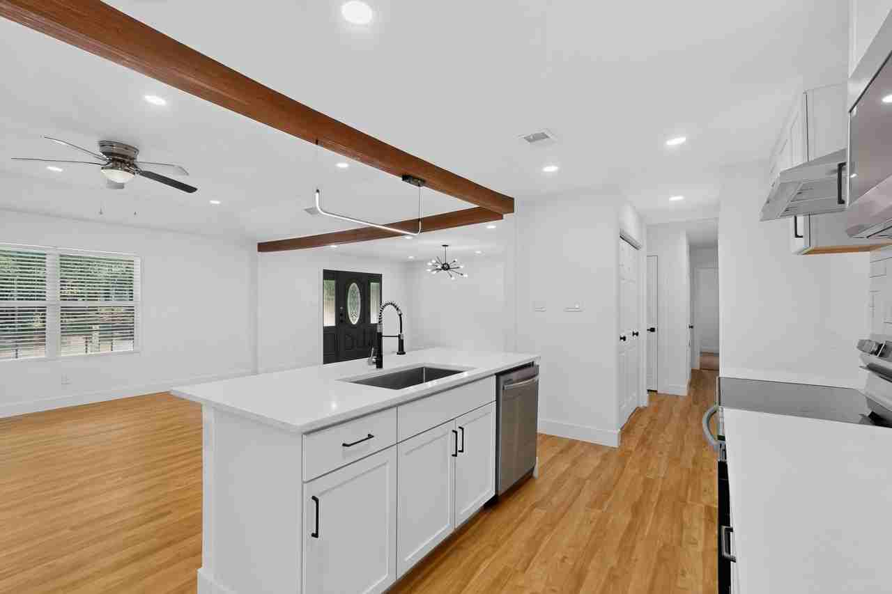 6000 Cool Springs Dr - Photo 2 of 38