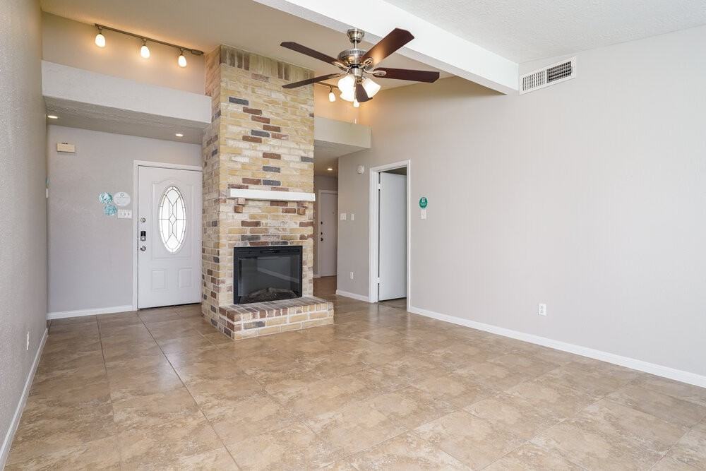 518 Magnolia Bend St - Photo 4 of 16