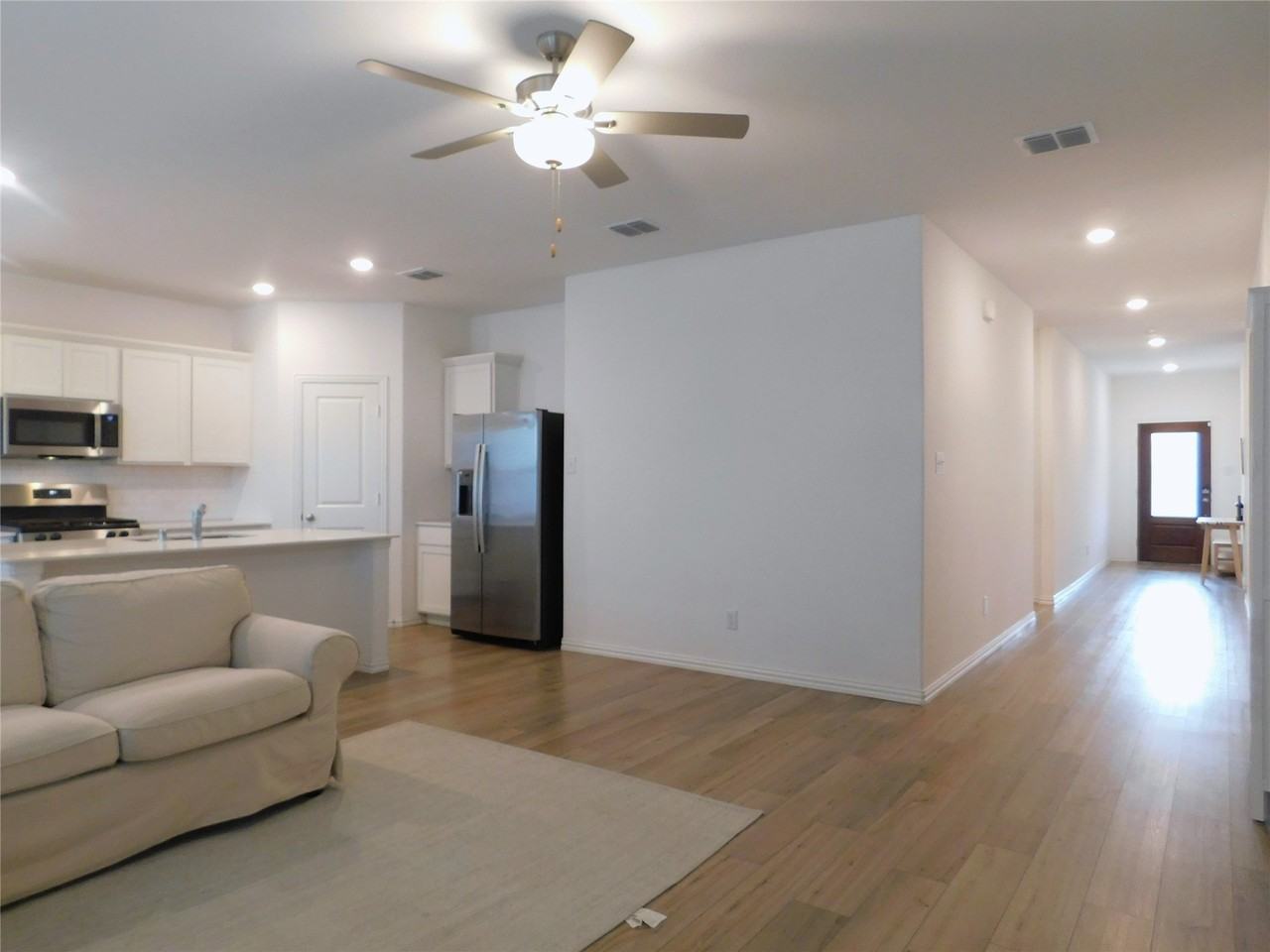 3500 Kingsview Dr - Photo 5 of 30