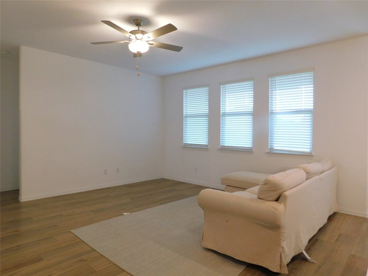 3500 Kingsview Dr - Photo 6 of 30