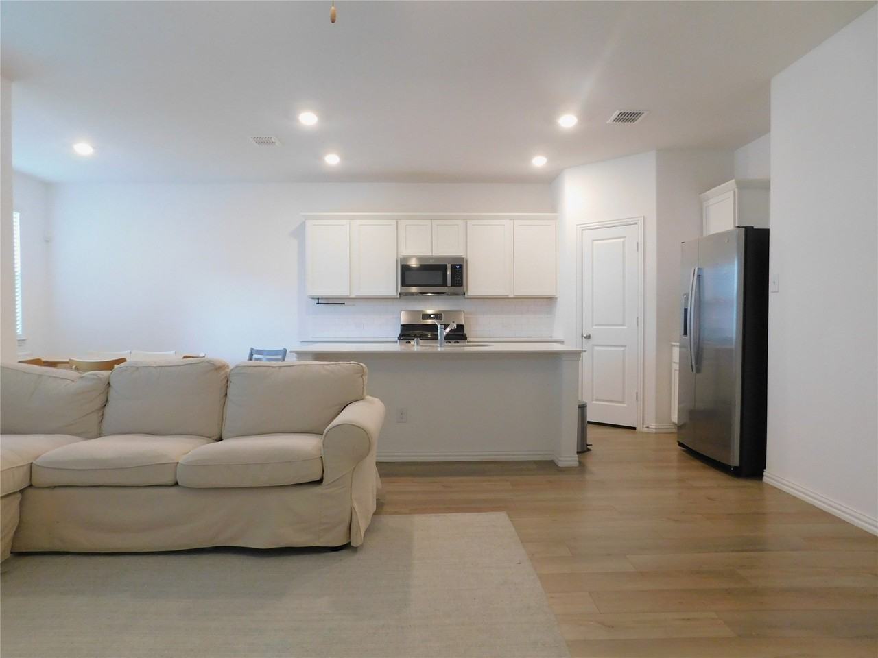 3500 Kingsview Dr - Photo 7 of 30