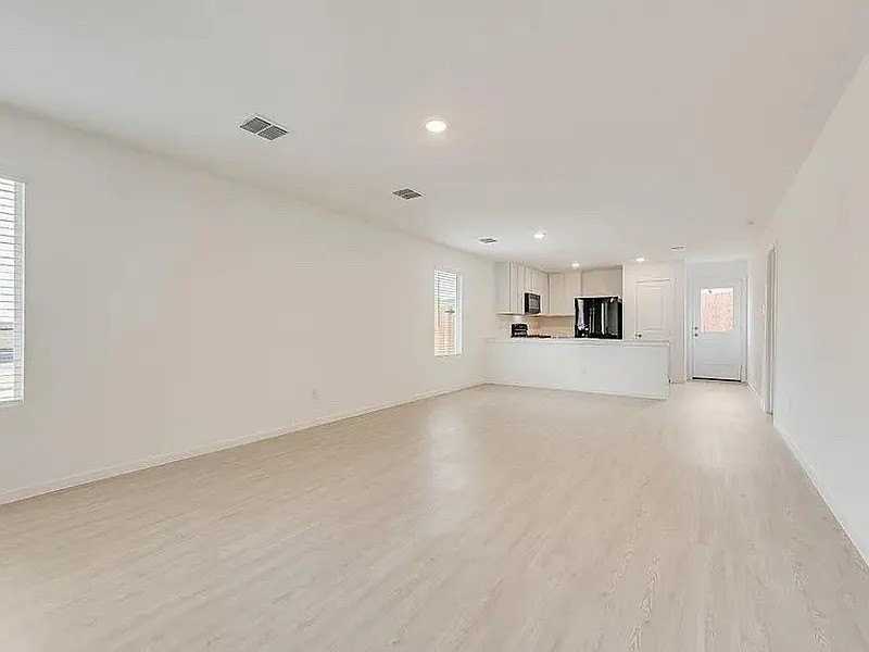 1409 Merlin Bluff St - Photo 3 of 11