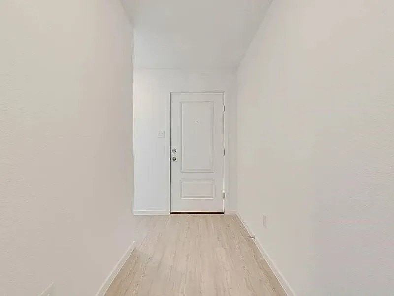1409 Merlin Bluff St - Photo 4 of 11