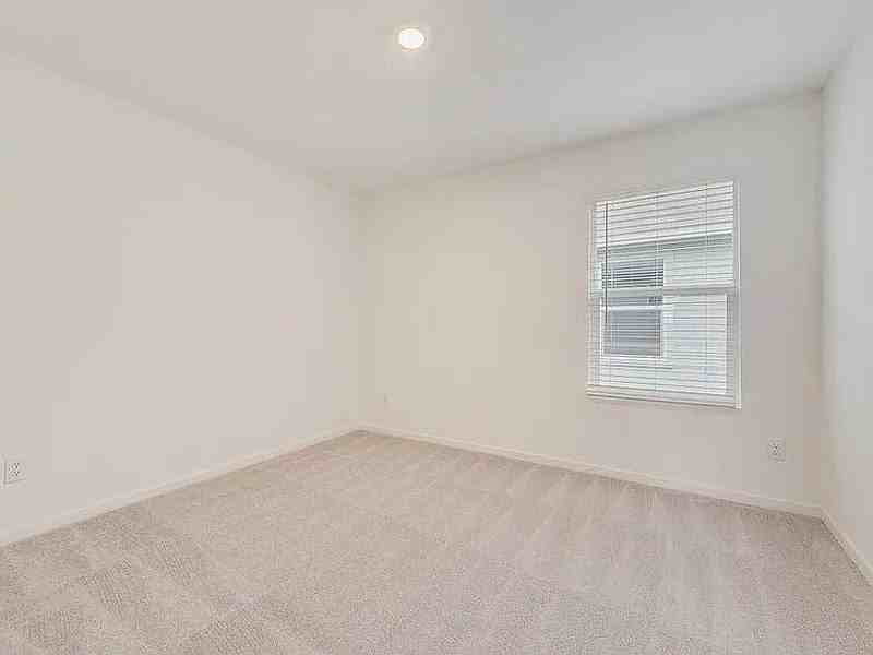 1409 Merlin Bluff St - Photo 5 of 11