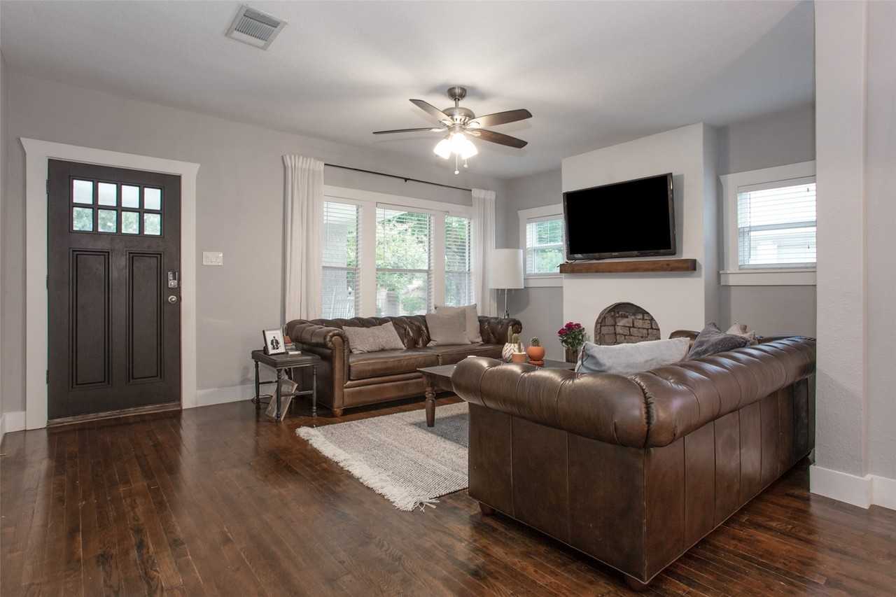 4826 Pershing Ave - Photo 6 of 39