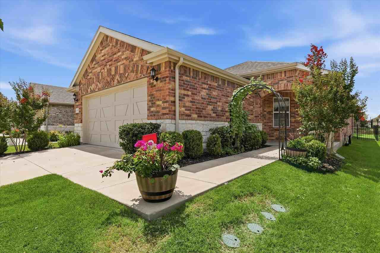 1256 Eagle Ln - Photo 2 of 23