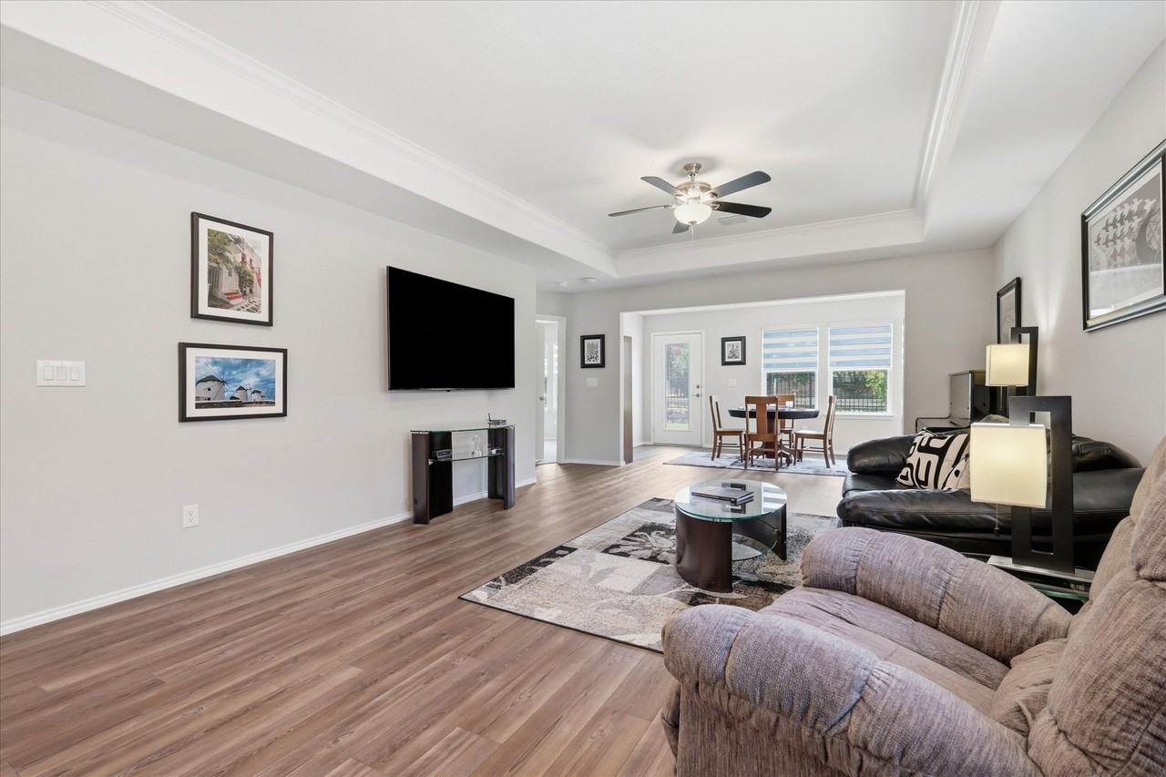 1256 Eagle Ln - Photo 6 of 23