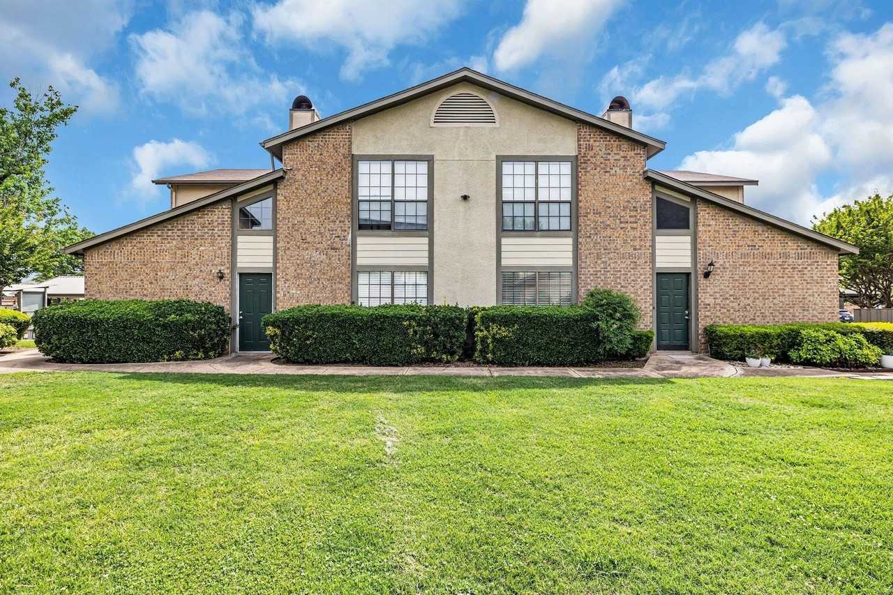 332 W Harwood Rd #B - Photo 2 of 29