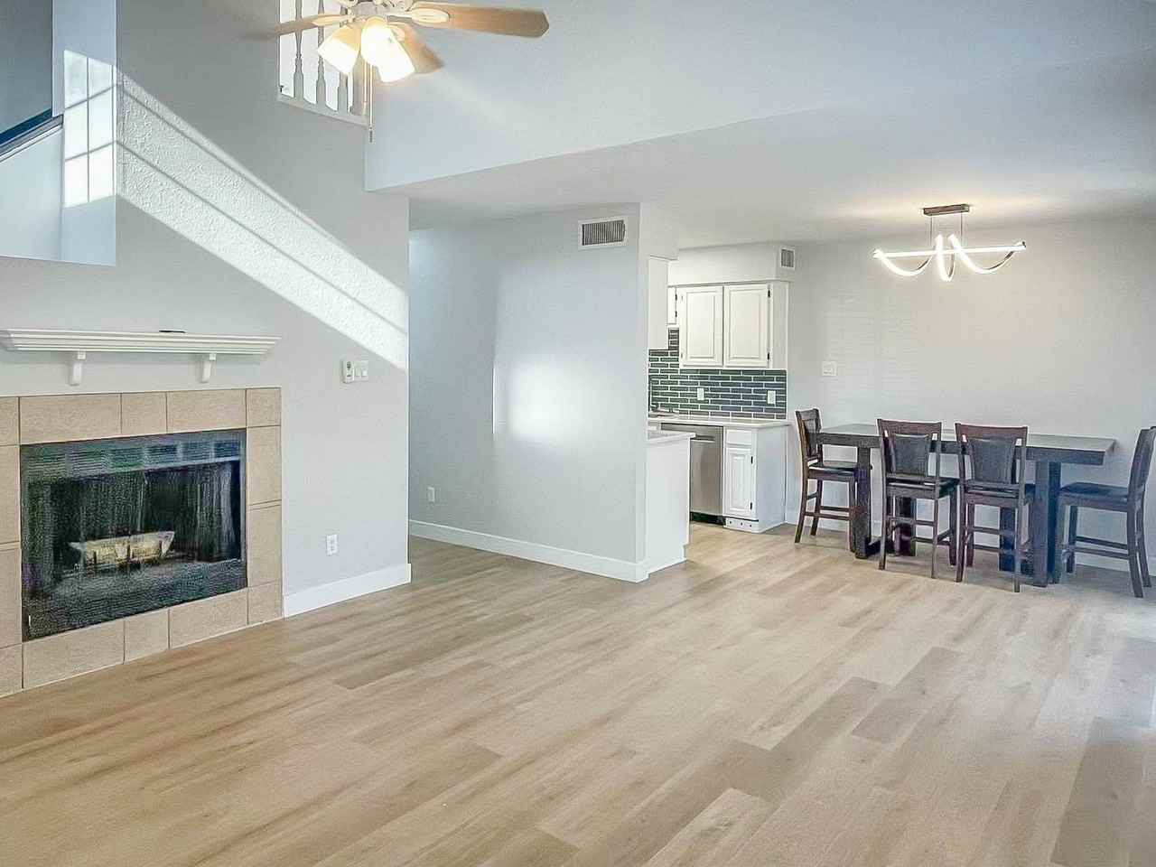 332 W Harwood Rd #B - Photo 5 of 29