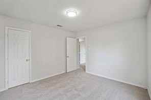 2215 Hunters Run Dr - Photo 4 of 27