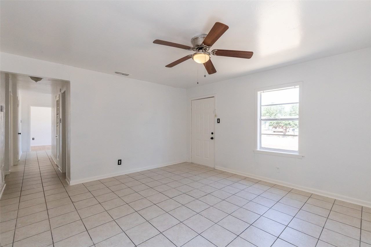 5333 Taos Dr - Photo 5 of 23