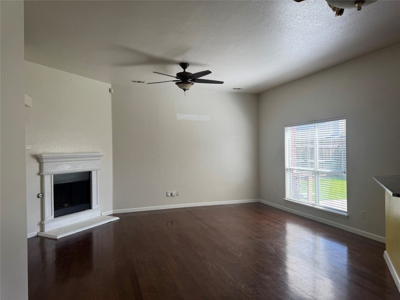 6711 Kinross Dr - Photo 3 of 18