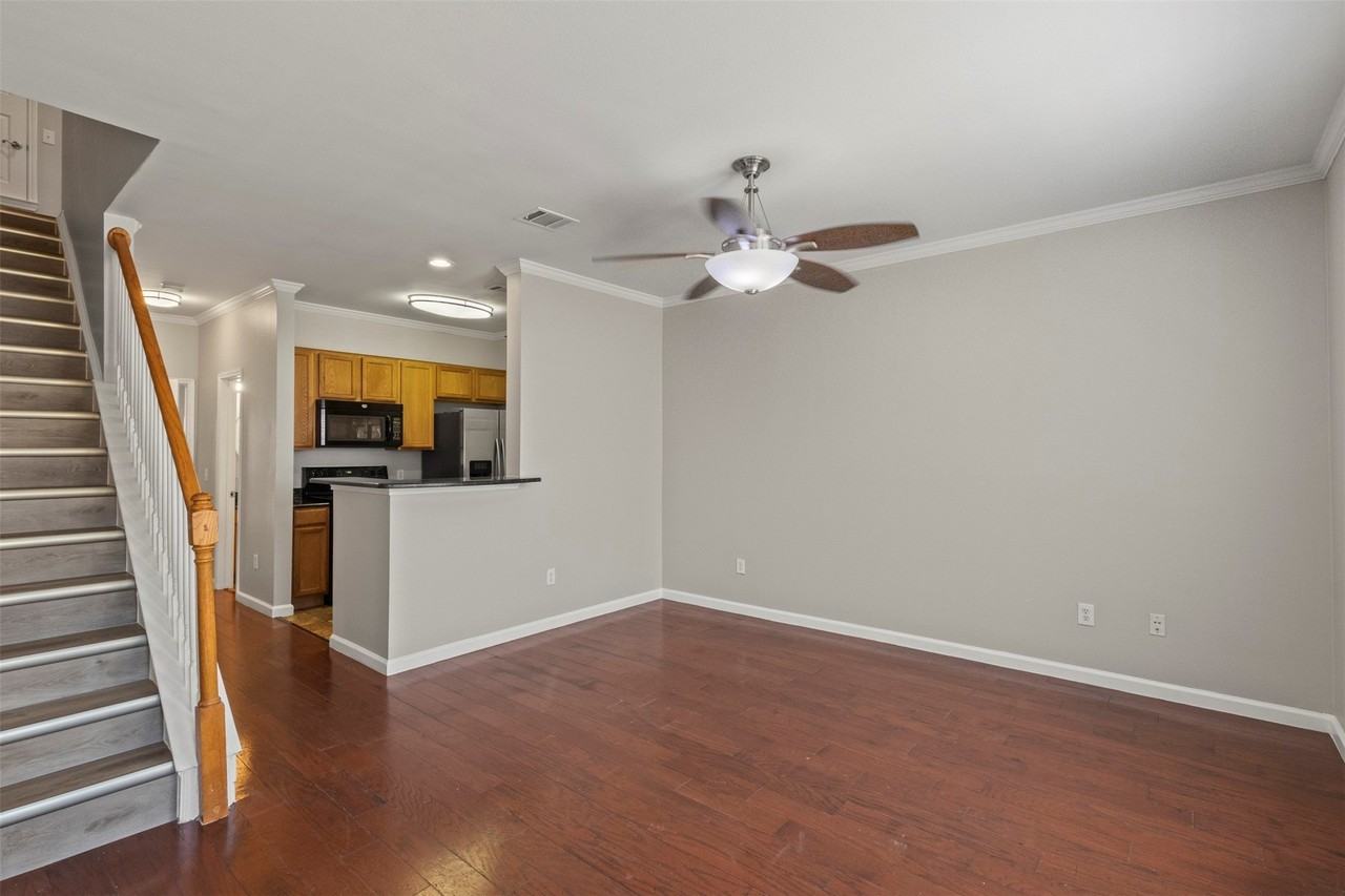 8015 Ederville Cir - Photo 3 of 25
