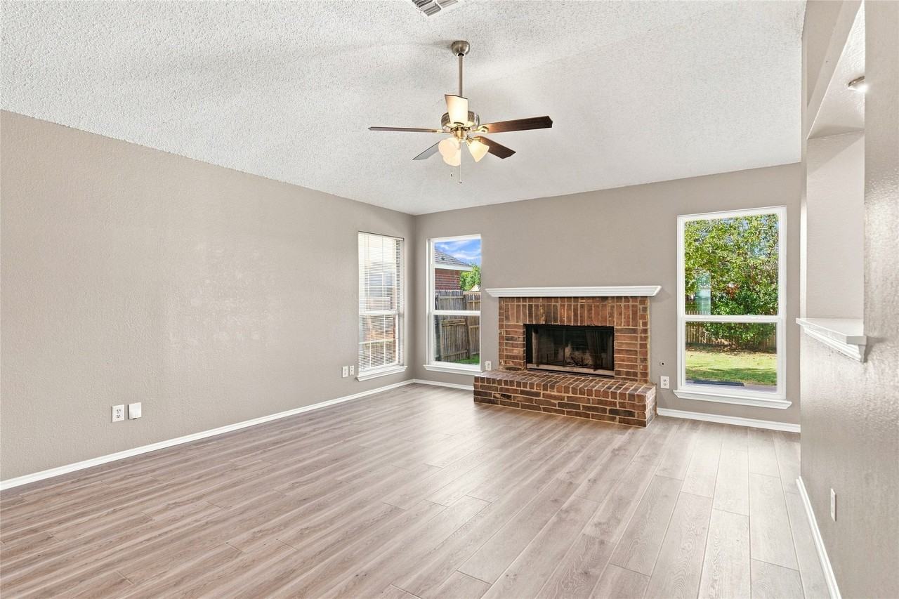 7053 Northpointe Dr - Photo 6 of 27