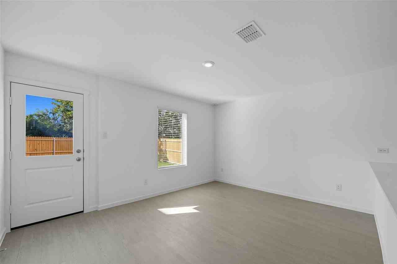823 Sandhill Crane Ln - Photo 2 of 20