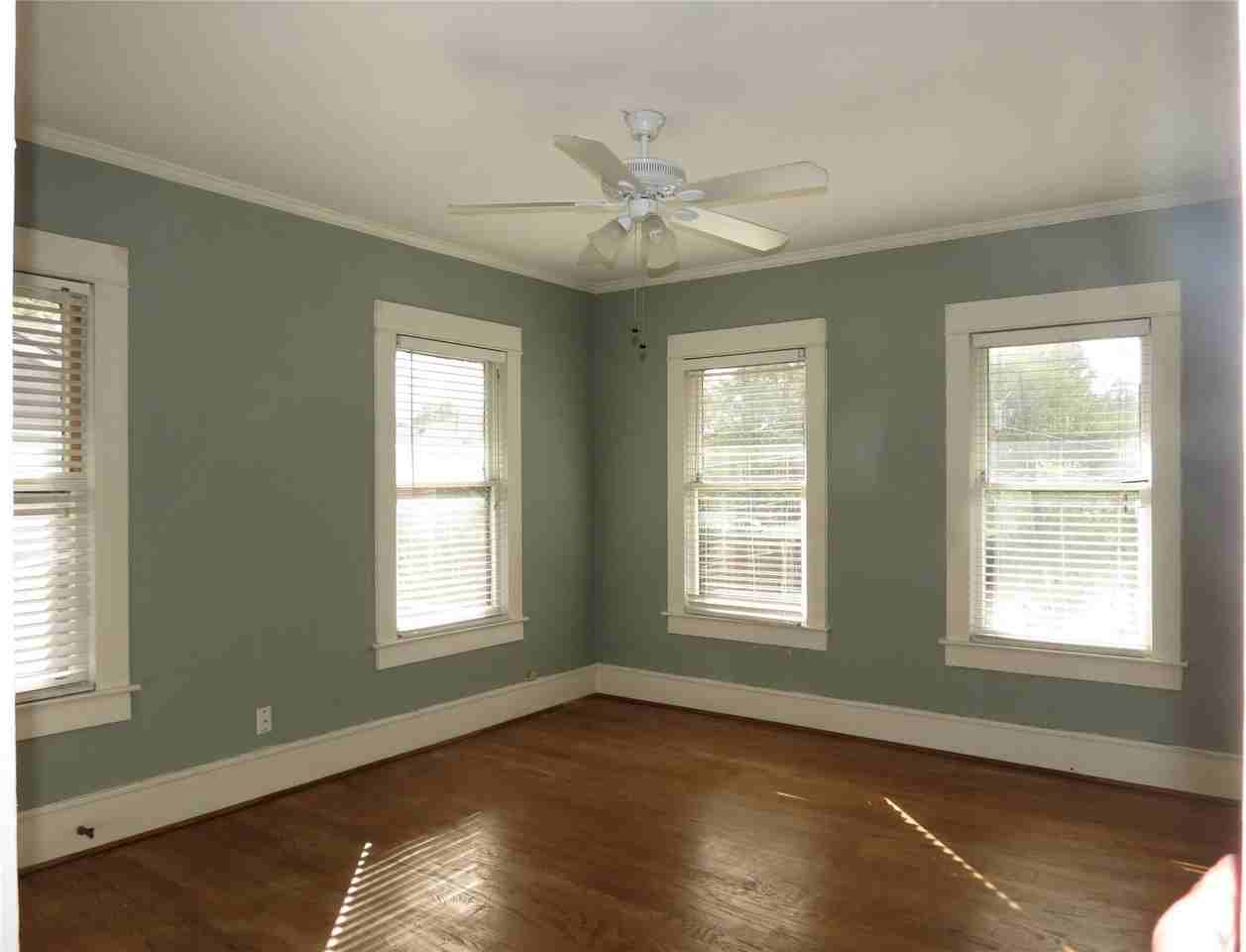 2516 Delmar Ave - Photo 3 of 6
