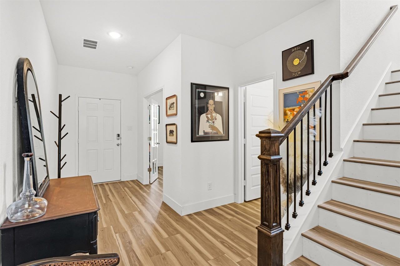 9016 Huxley Dr - Photo 2 of 23