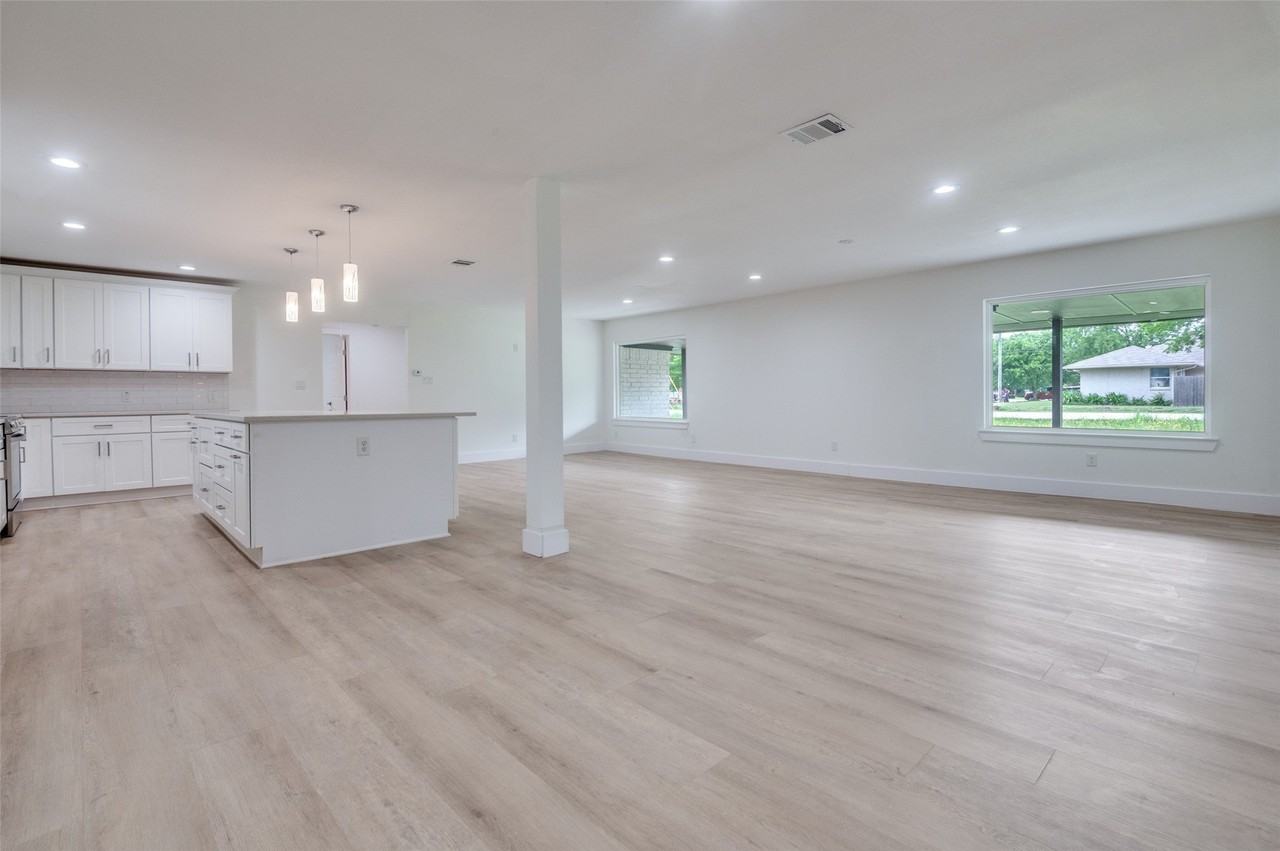 515 John Arden Dr - Photo 4 of 29